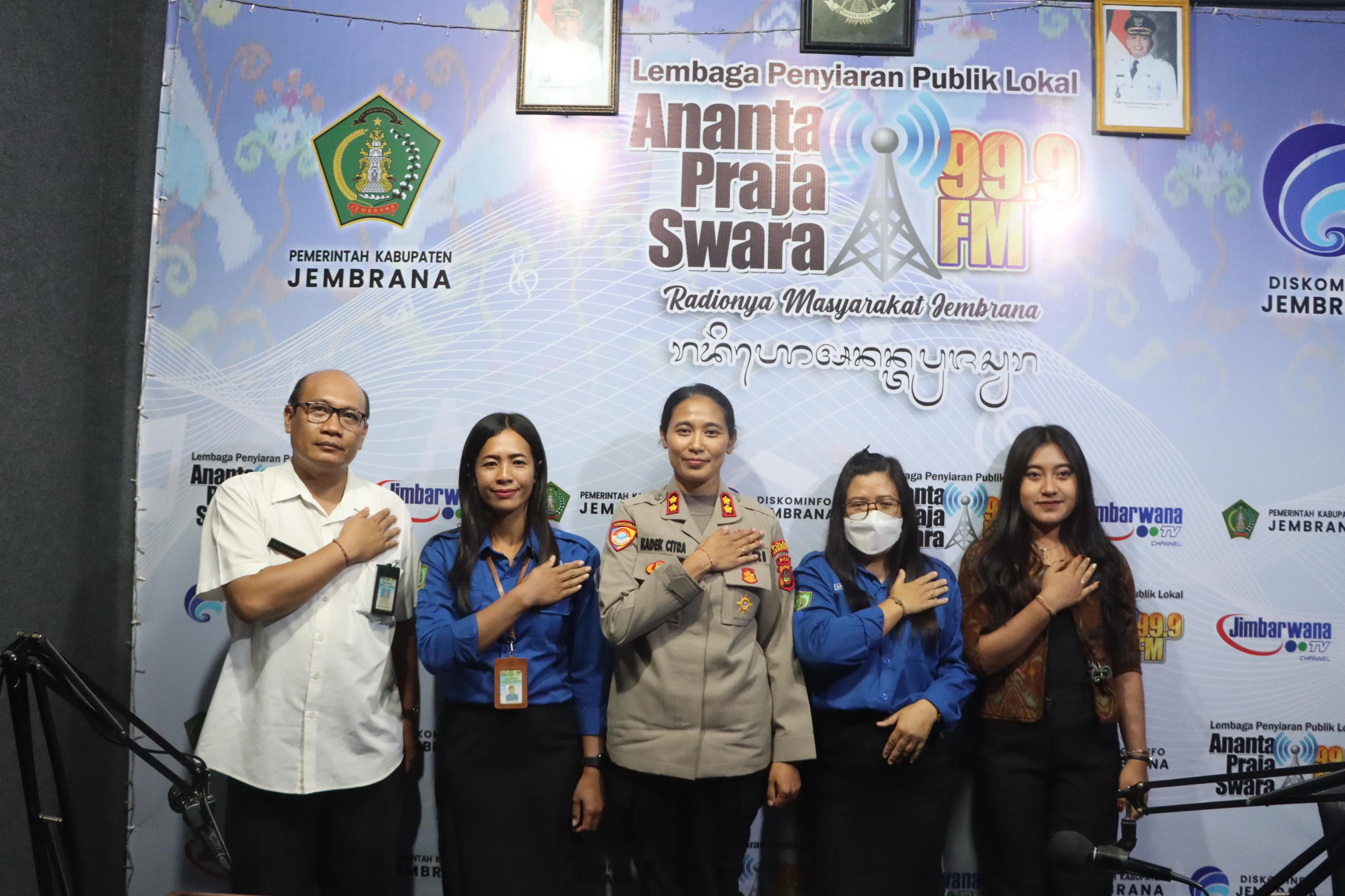 Kapolres Jembrana Ajak Masyarakat Wujudkan Keamanan Bersama Lewat Talk Show di Radio Ananta Praja Swara
