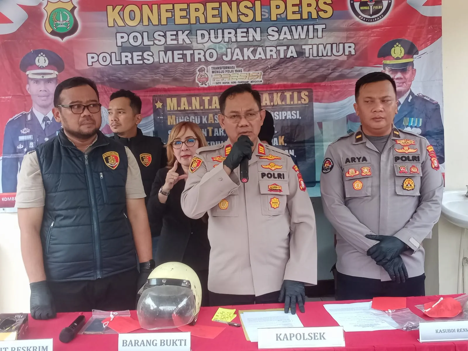 Polsek Duren Sawit Ungkap Tiga Kasus Kriminal: Penipuan, Pemerasan, dan Curanmor