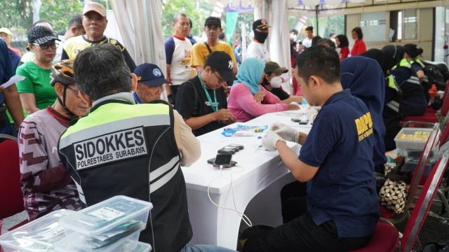 HUT Bhayangkara ke-79, Polrestabes Surabaya Hadirkan CFD Humanis Penuh Layanan Kesehatan dan Administratif