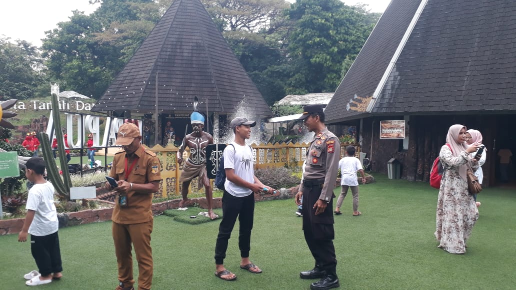 5.800 Pengunjung Padati TMII, Polisi Pastikan Keamanan Kondusif dan Lalu Lintas Lancar