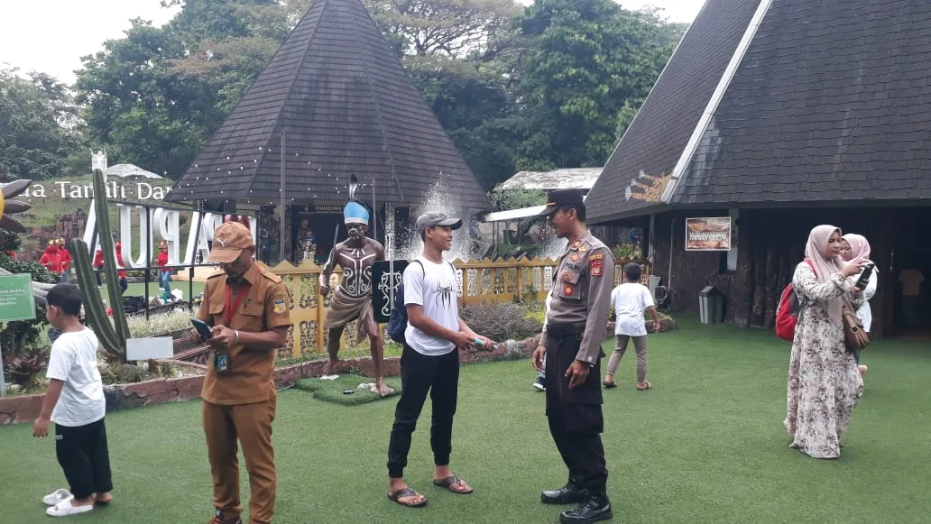 5.800 Pengunjung Padati TMII, Polisi Pastikan Keamanan Kondusif dan Lalu Lintas Lancar