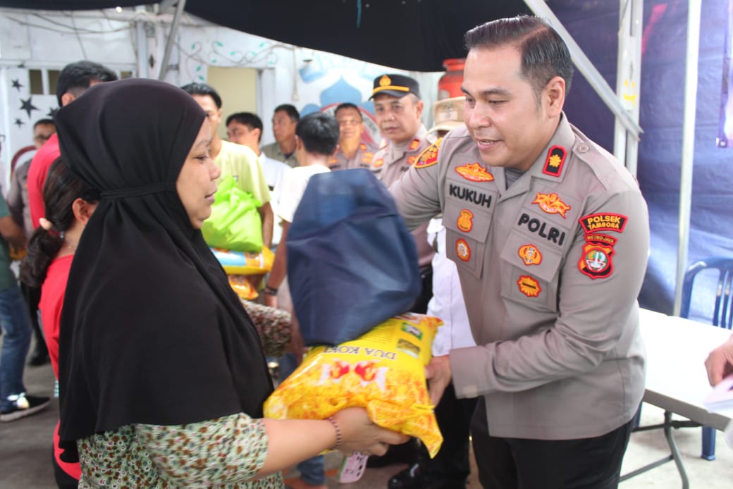 Bakti Sosial Akpol 2009 A di Rw 09 Angke Jakkbar