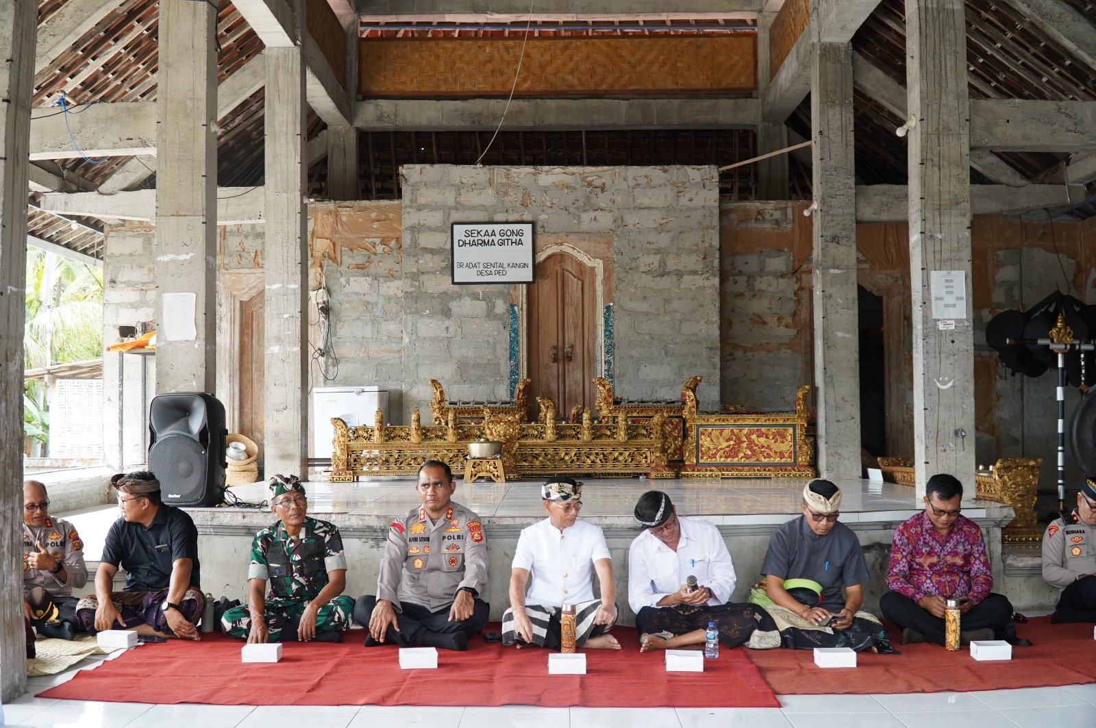 Kapolres Klungkung Hadiri Pertemuan Forkopimda dengan Warga Banjar Sental Kangin