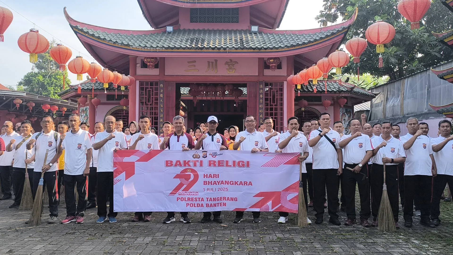 Sambut Hari Bhayangkara ke-79, Polresta Tangerang Gelar Bakti Religi di Vihara Tri Dharma Suci