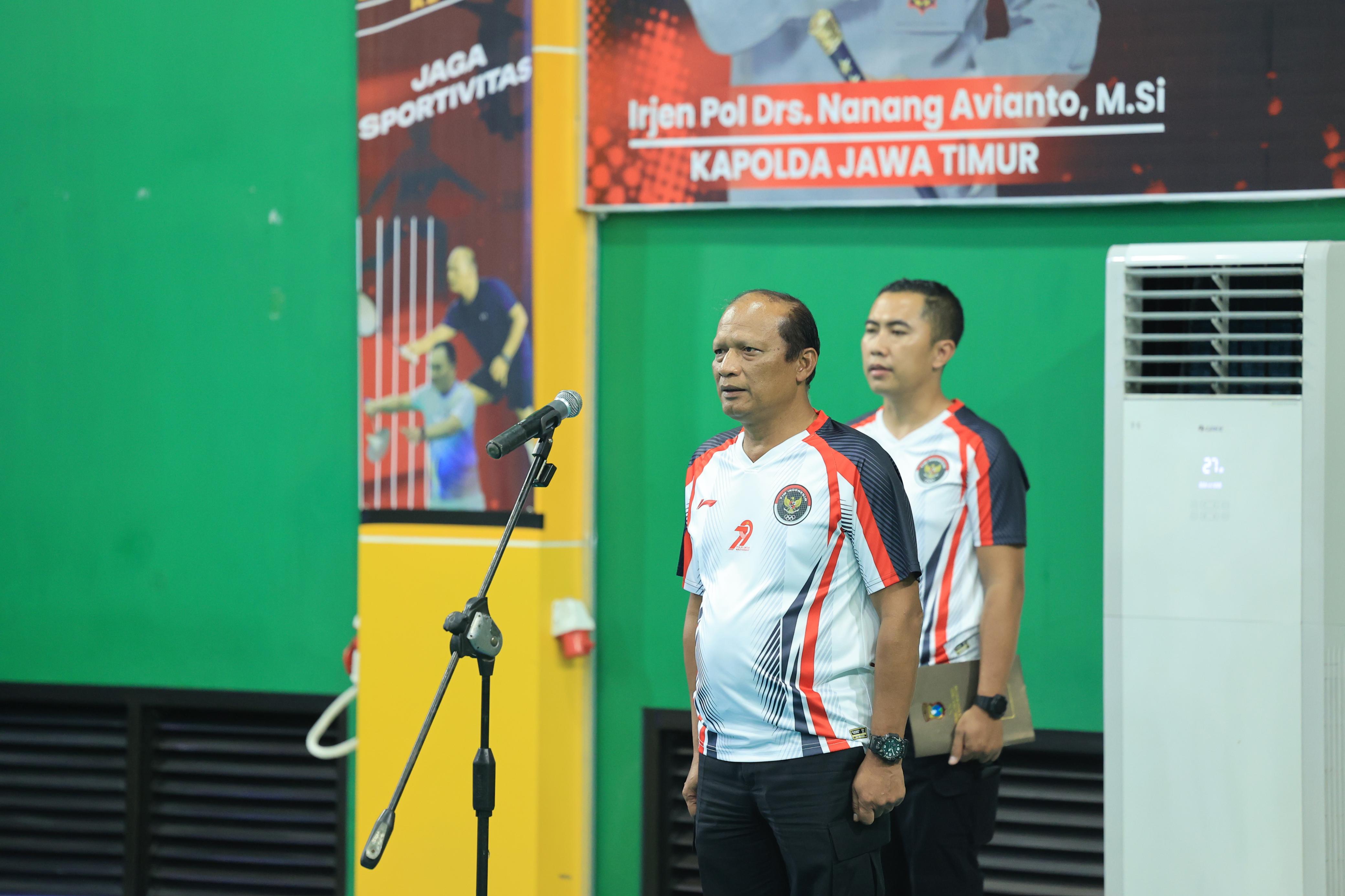 Kapolda Jatim Buka Turnamen Bulutangkis Sambut Hari Bhayangkara ke - 79