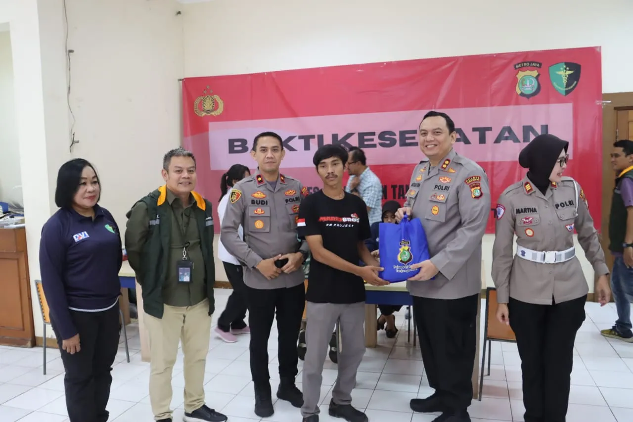 Hari Bhayangkara ke 79, Polres Priok Gelar Bakti Sosial dan Bakti Kasehatan, Sopir Jadi Sasaran