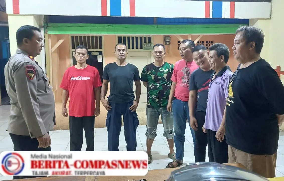 Kapolsek Makasar Sambangi Pos Kamling RW 01, Ajak Petugas Tingkatkan Kewaspadaan Lingkungan
