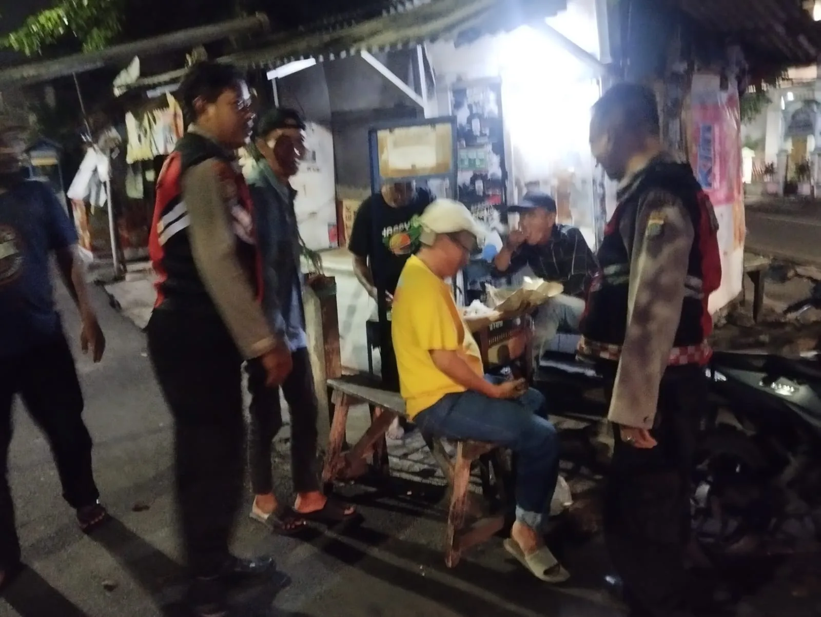 Patroli Dini Hari Polsek Matraman Ajak Warga Aktif Cegah Tawuran dan Kriminalitas
