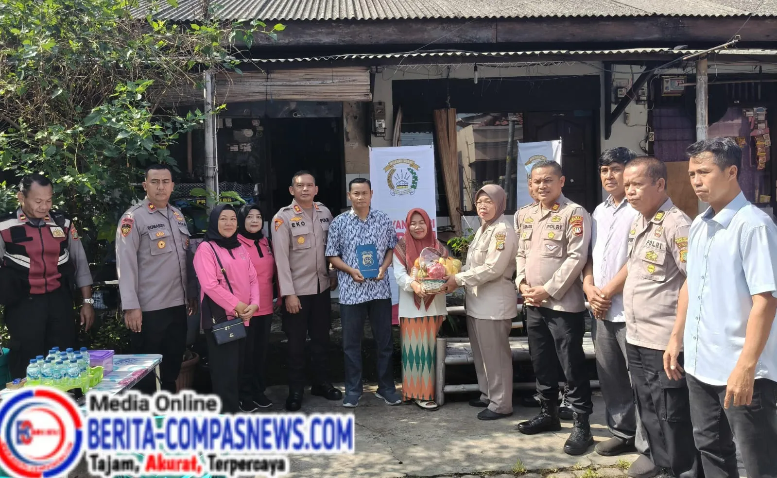 Kabagops Polres Metro Jakarta Timur Laksanakan Anjangsana ke Rumah Anggota Sakit, Bentuk Kepedulian Polri yang Humanis