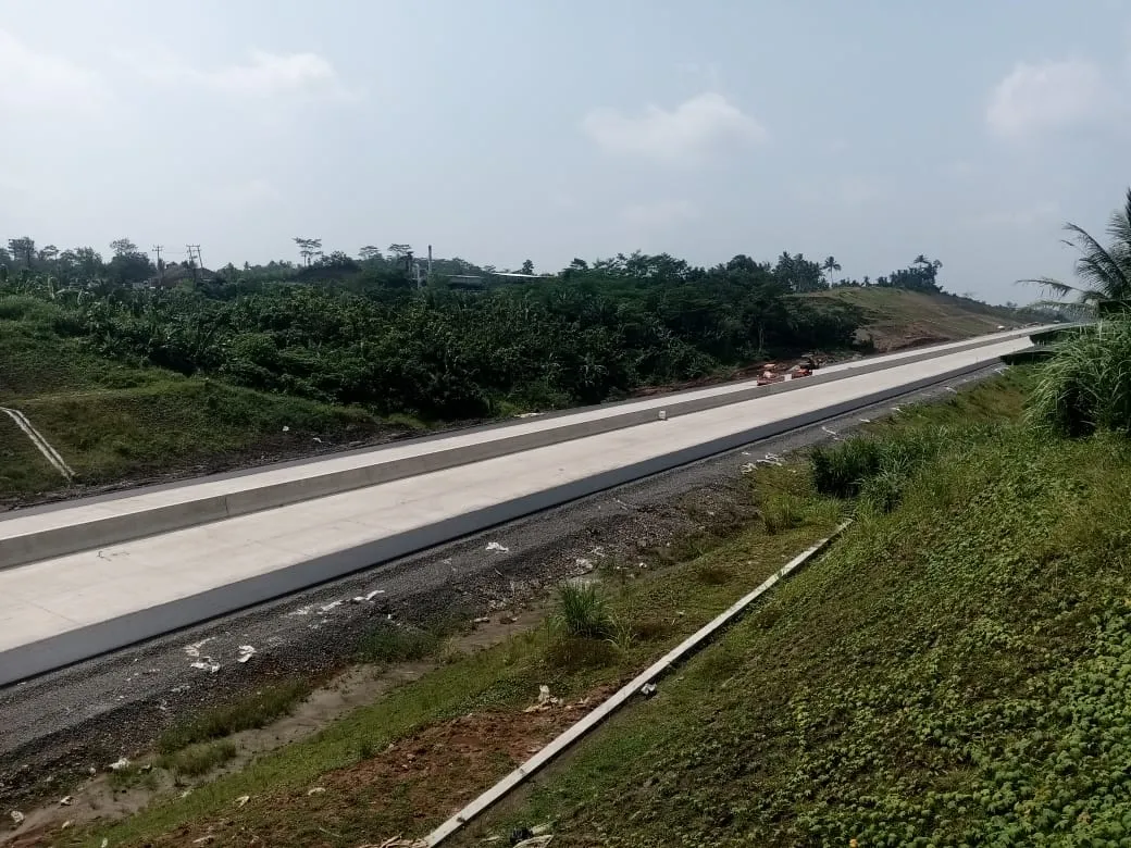 Pembangunan Tol Serang-Panimbang Yang Dikerjakan Oleh PT Sino Road And Brigde Terus Berjalan Tanpa Henti
