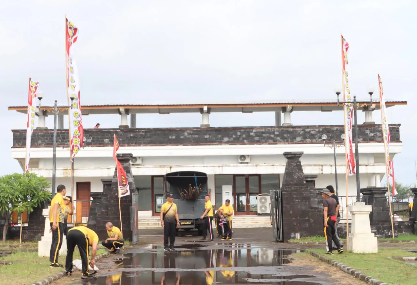 Jelang Mekepung Kapolda Cup 2025, Polres Jembrana Gelar Kurve Massal di Sirkuit All In One Pengambengan