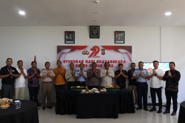 Polres Bandara Ngurah Rai Gelar Syukuran Hari Bhayangkara ke-79