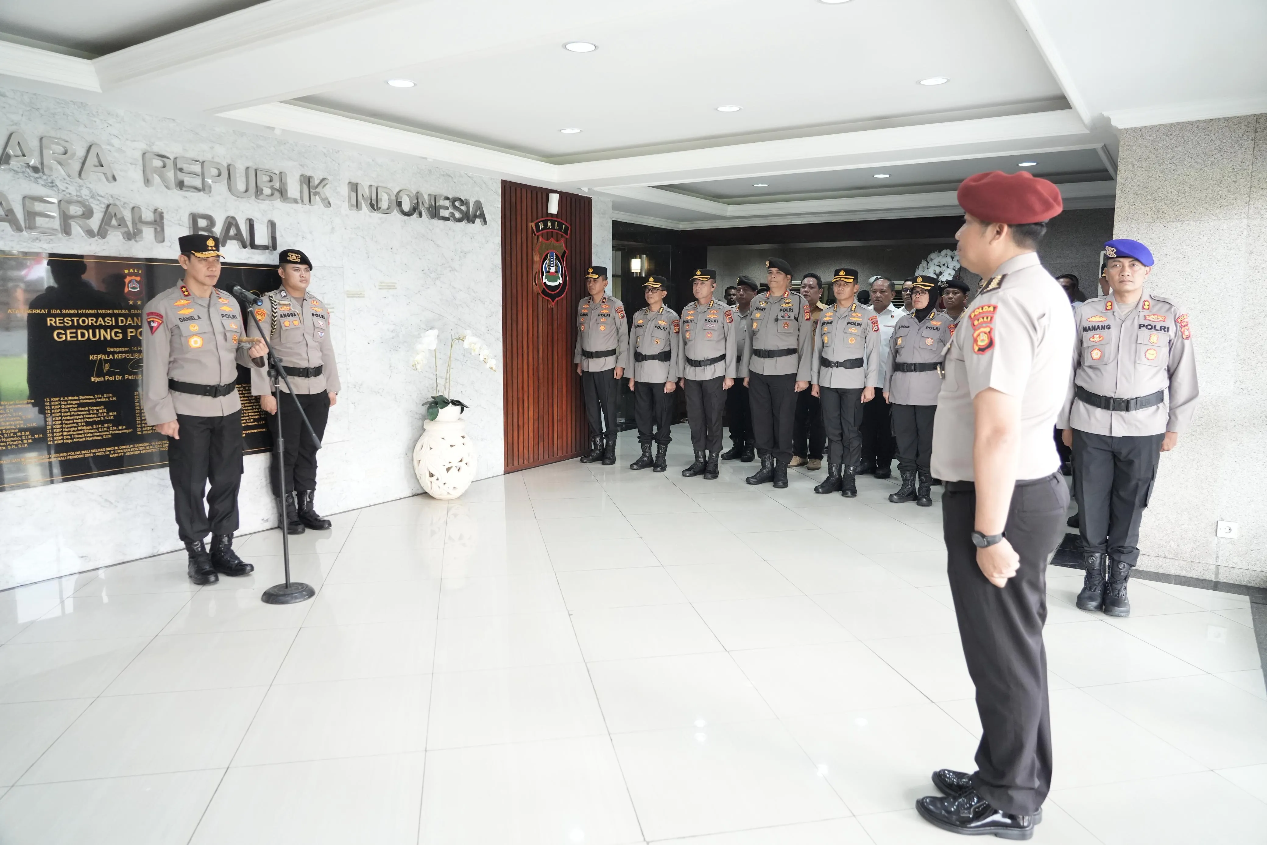 Polda Bali Laksanakan Upacara Korp Raport Kenaikan Pangkat Perwira