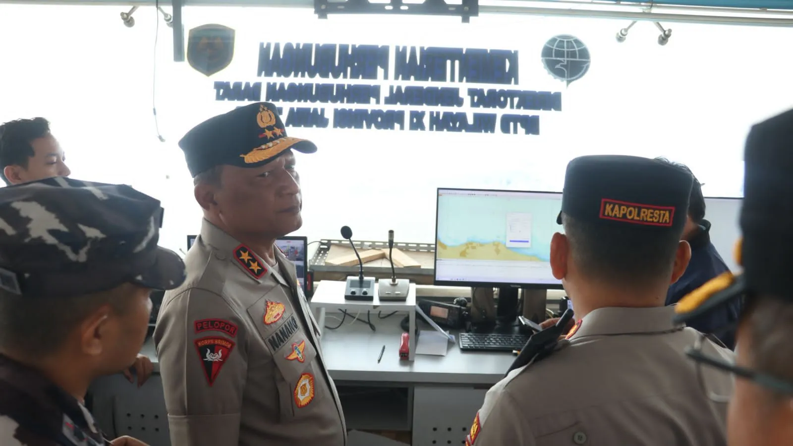 Kapolda Jatim Pantau Langsung Pencarian Korban Kapal Tenggelam di Selat Bali
