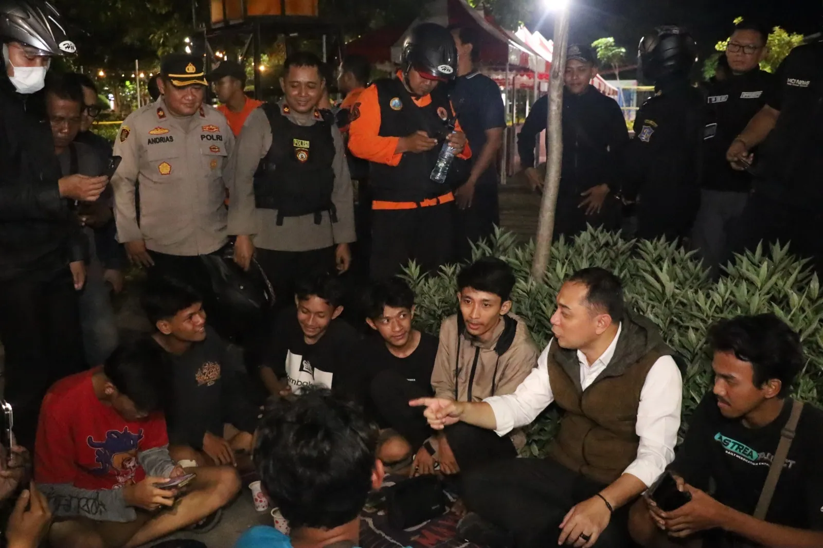 Polres Pelabuhan Tanjung Perak Gelar Patroli Gabungan Awasi Pemberlakuan Jam Malam Anak Dibawah Umur