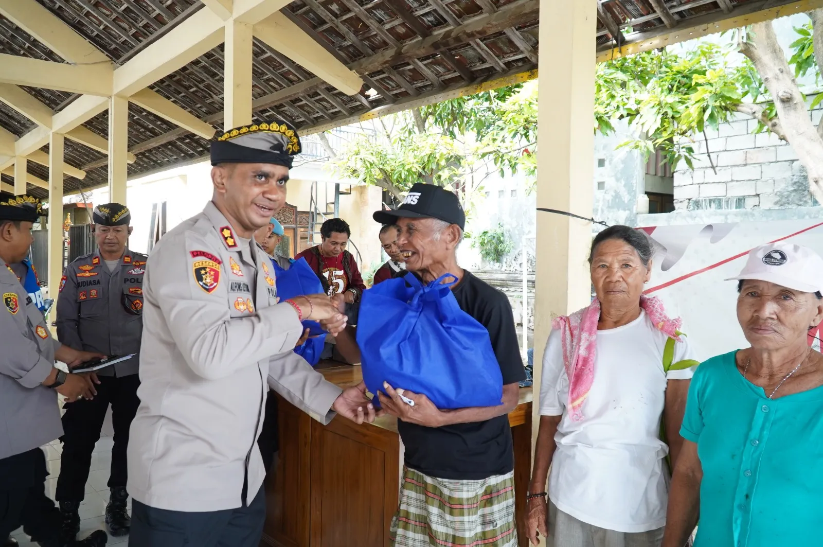 Polres Klungkung Laksanakan Giat Minggu Kasih di Wilayah Batununggul