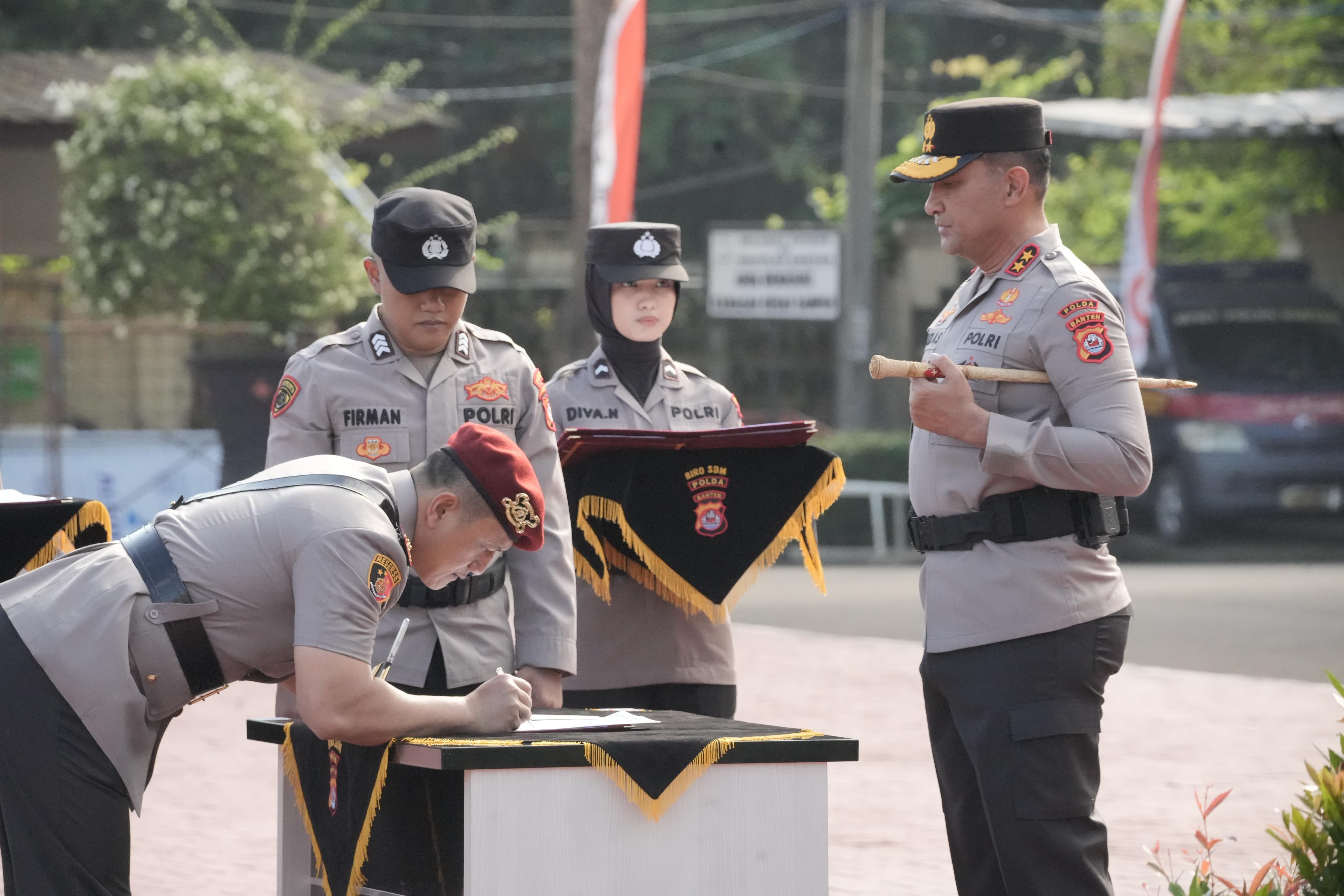 Tongkat Komando Polresta Tangerang Resmi Diserahterimakan