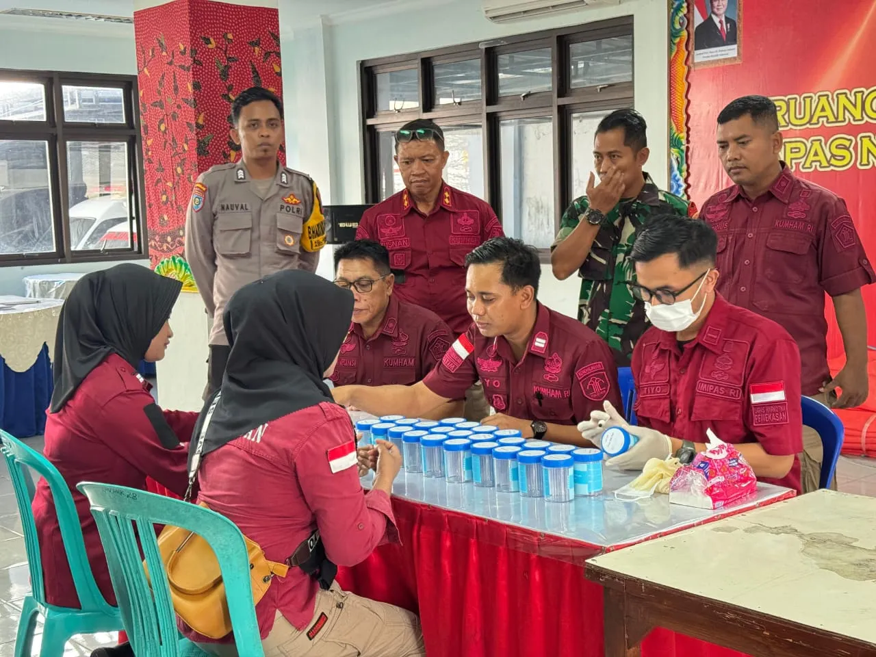 Lapas Narkotika Pamekasan Gelar Tes Urine Massal Bagi Petugas dan Warga Binaan, Seluruh Hasil Negatif