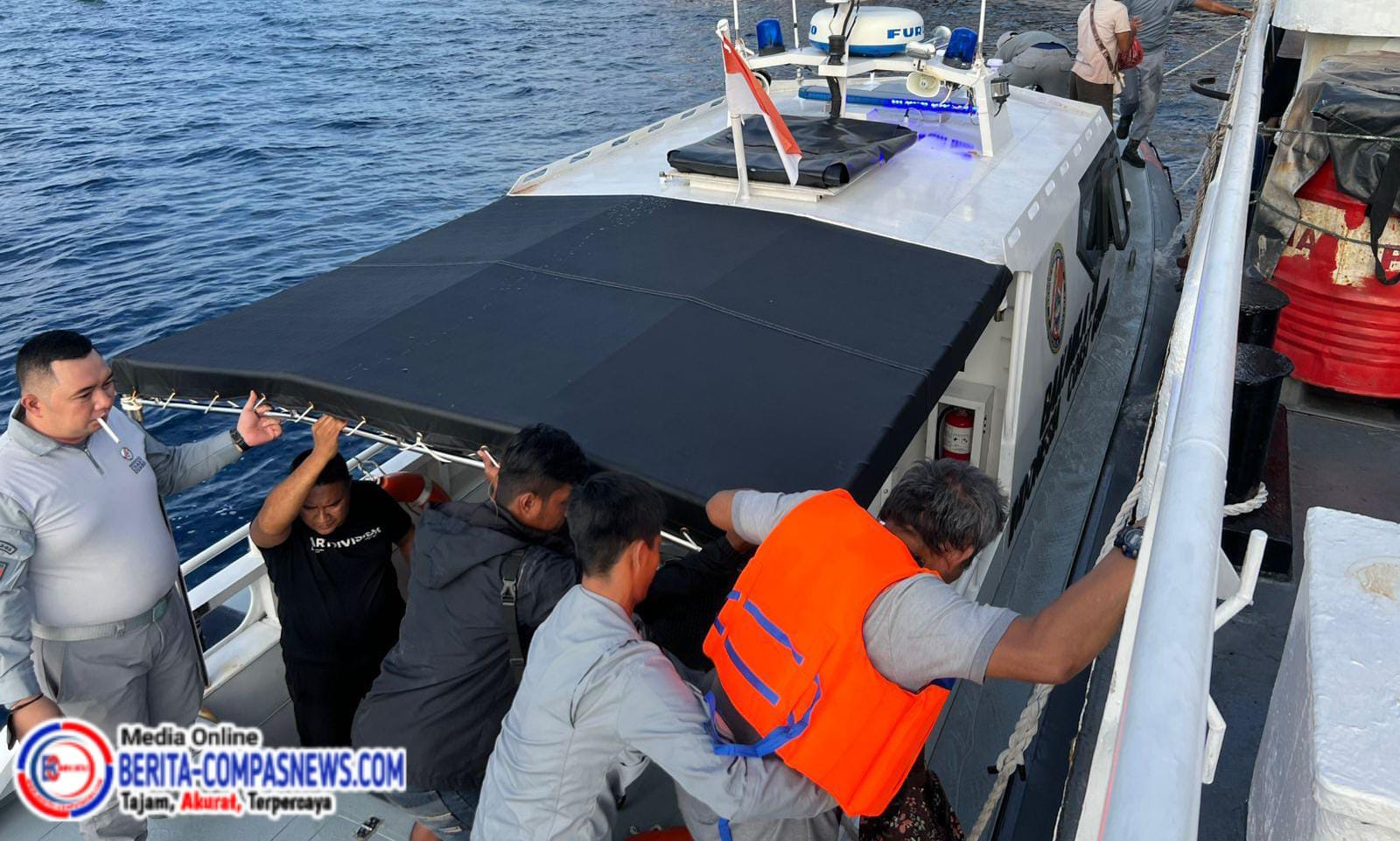 Bakamla RI Evakuasi Korban Kebakaran KMP Barcelona 5 di Perairan Talise.