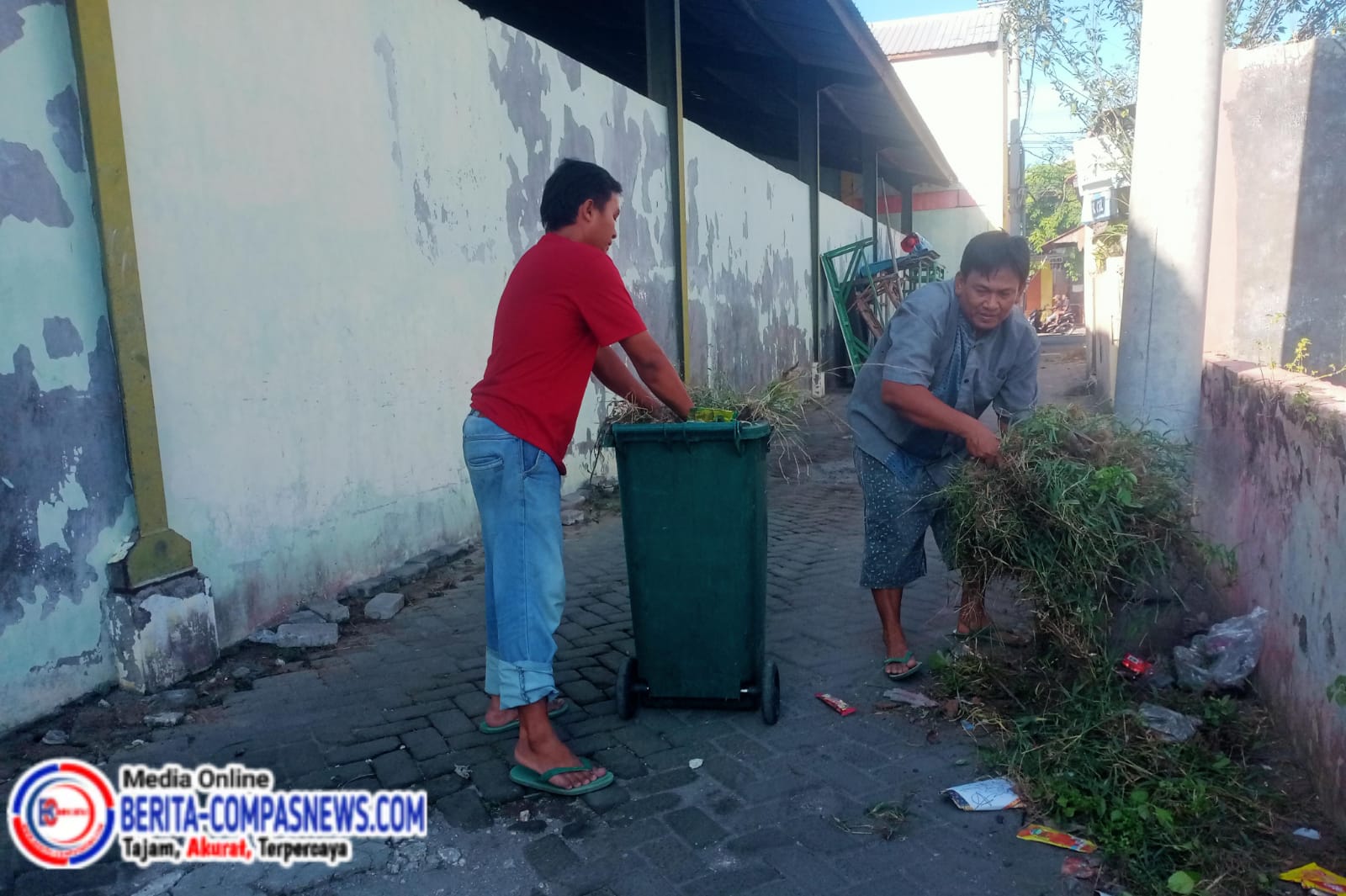 Pasar Rongtengah Bersih dan Nyaman Berkat Kerja Sama Petugas Kebersihan