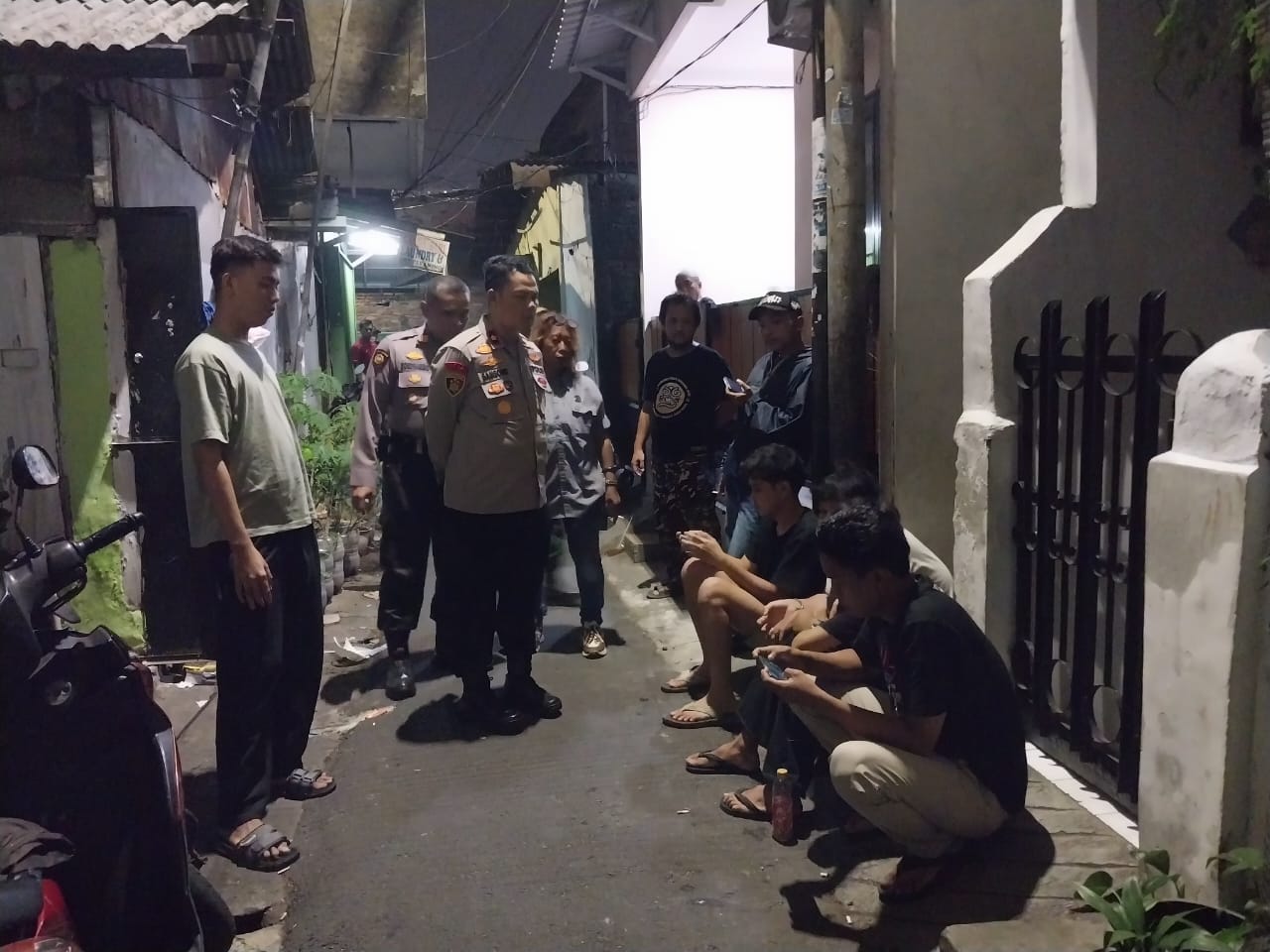 Kapolsek Jatinegara Pimpin Apel 3 Pilar dan Patroli Skala Sedang, Antisipasi Tawuran dan Kejahatan Jalanan