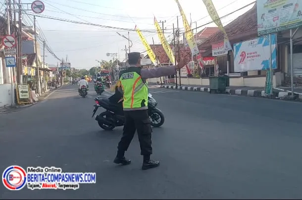 Polsek Sampang Gelar Gatur Lalin Pagi untuk Ciptakan Lalu Lintas yang Aman dan Tertib