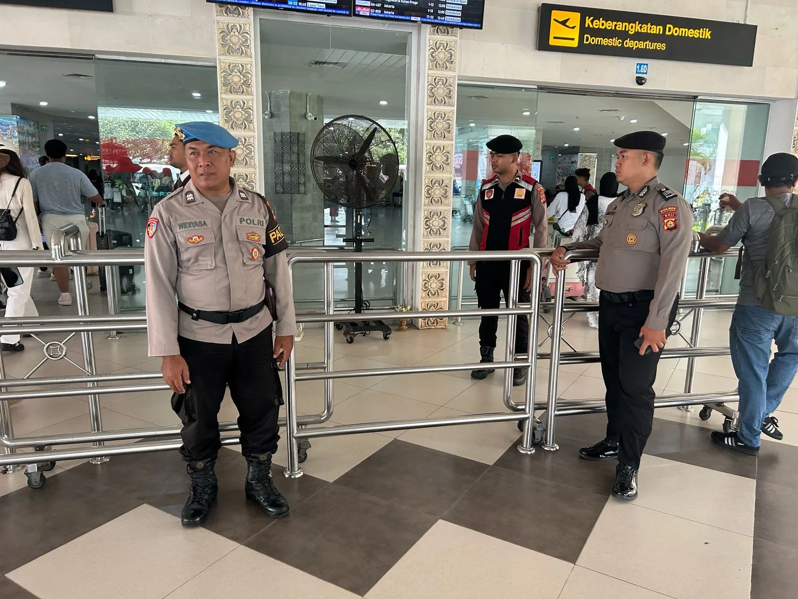 Cegah Gangguan Kamtibmas, Polres Bandara Sisir Terminal Domestik Melalui Patroli KRYD