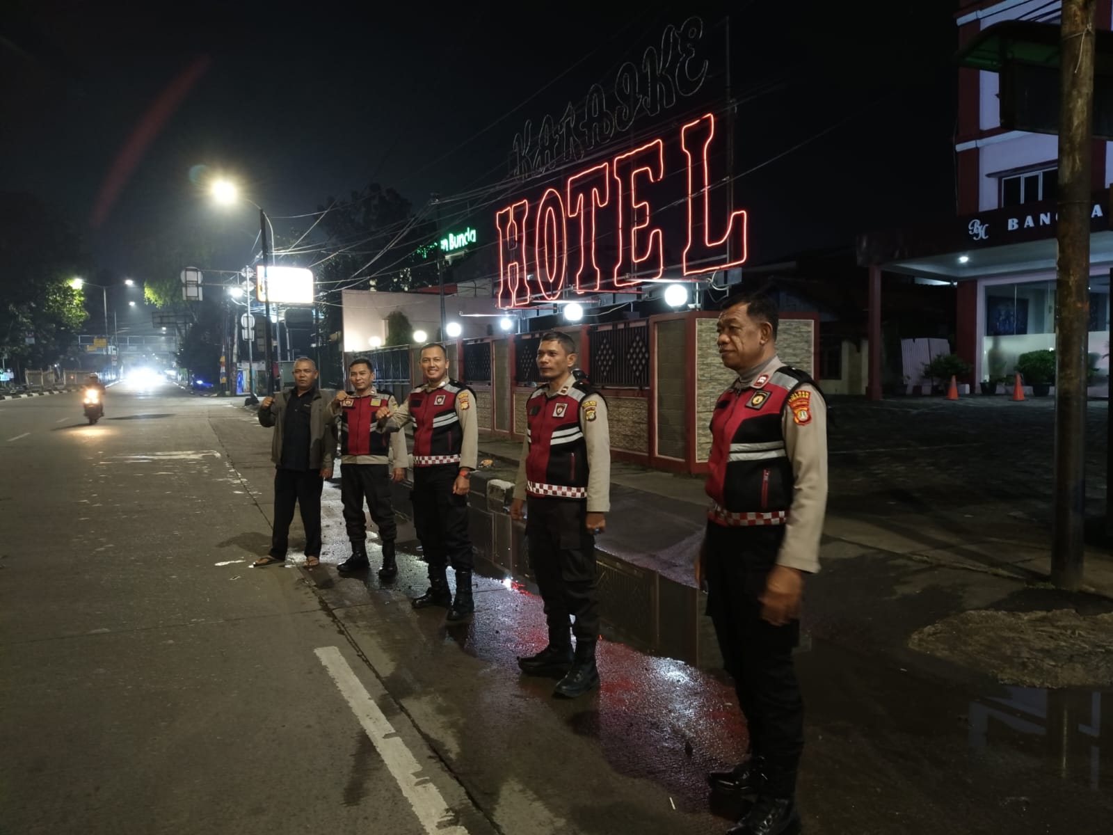 Polsek Ciracas Gelar Patroli Dini Hari, Cegah Tawuran dan Kejahatan Jalanan di Titik Rawan