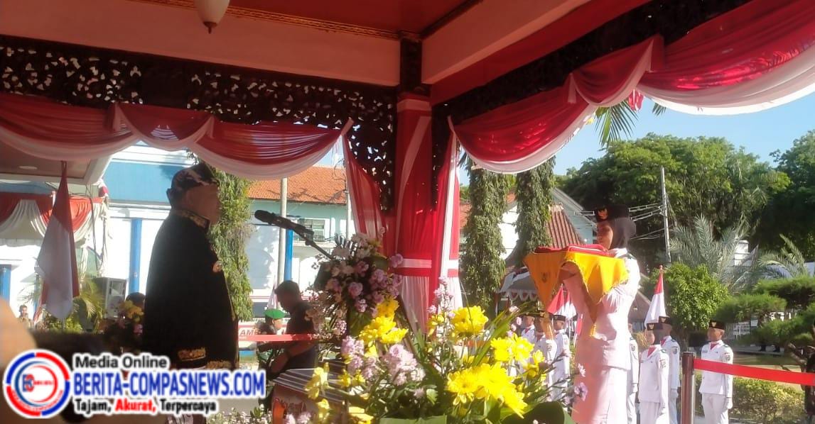 HUT RI ke-80, Pemkab Sampang Gelar Upacara Bendera di Lapangan Pendopo Trunojoyo