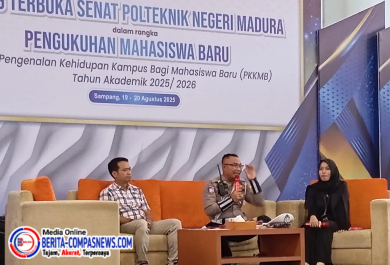 Satlantas Polres Sampang Berikan Materi Etika Berlalu Lintas kepada Calon Mahasiswa