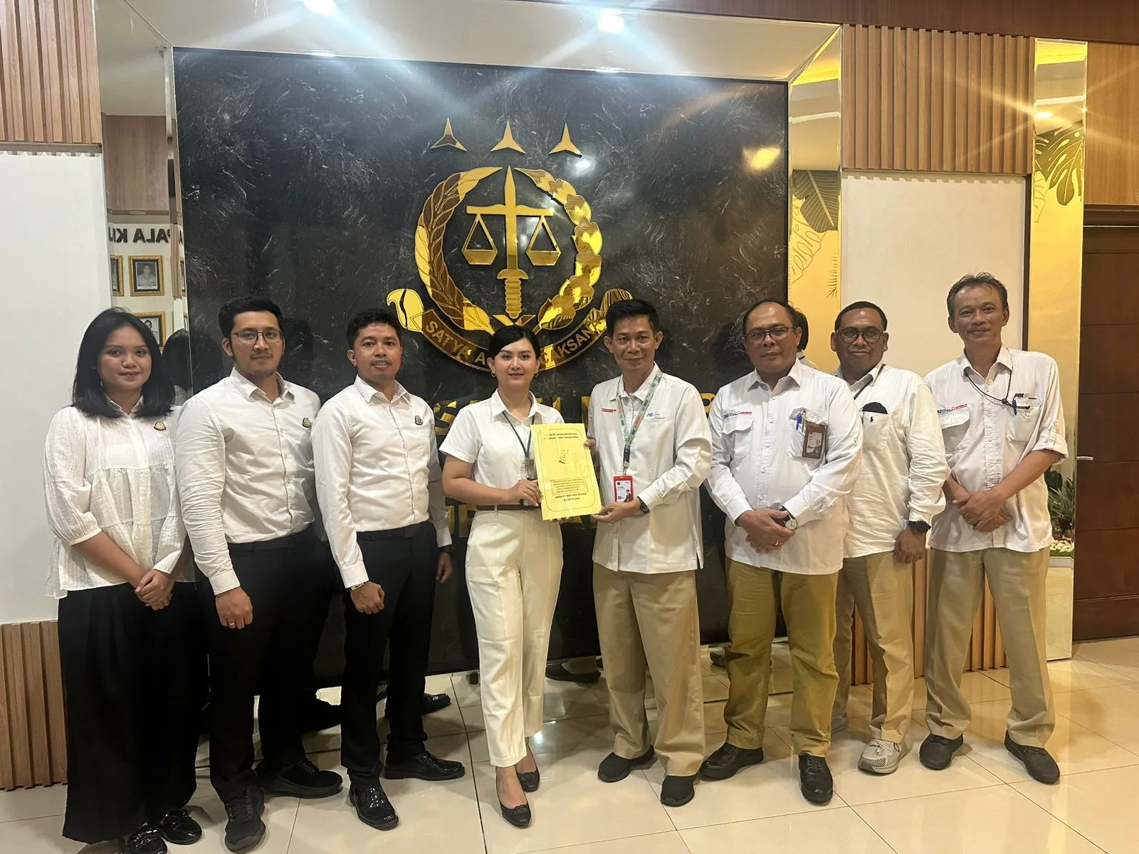 JPN Kejari Tanjung Perak Serahkan Legal Opini Kepada PT PAL Indoensia