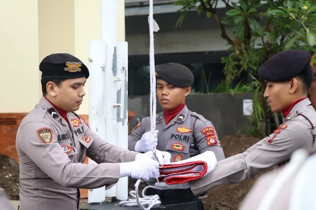 Polres Bandara Ngurah Rai Gelar Upacara Peringatan Hari Olahraga Nasional ke-42