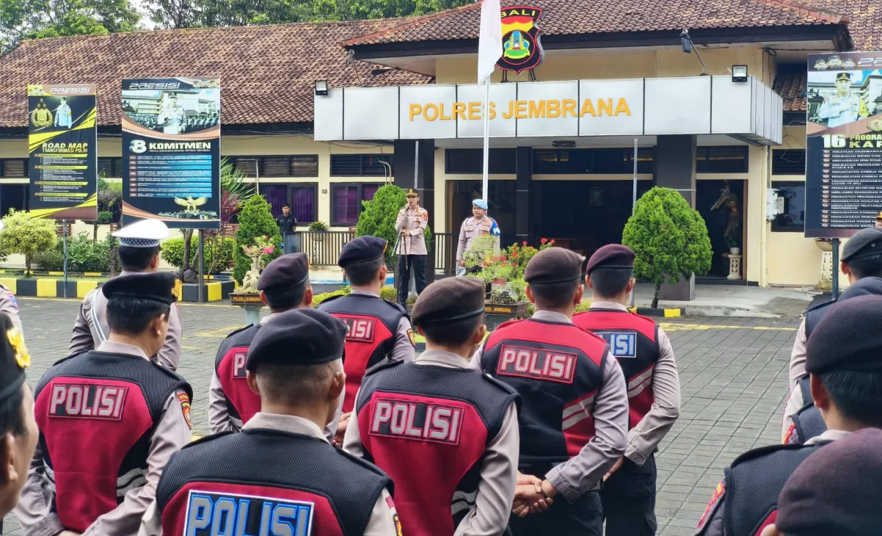 Kapolres Jembrana Tekankan Disiplin dan Profesionalisme Saat Apel Pagi