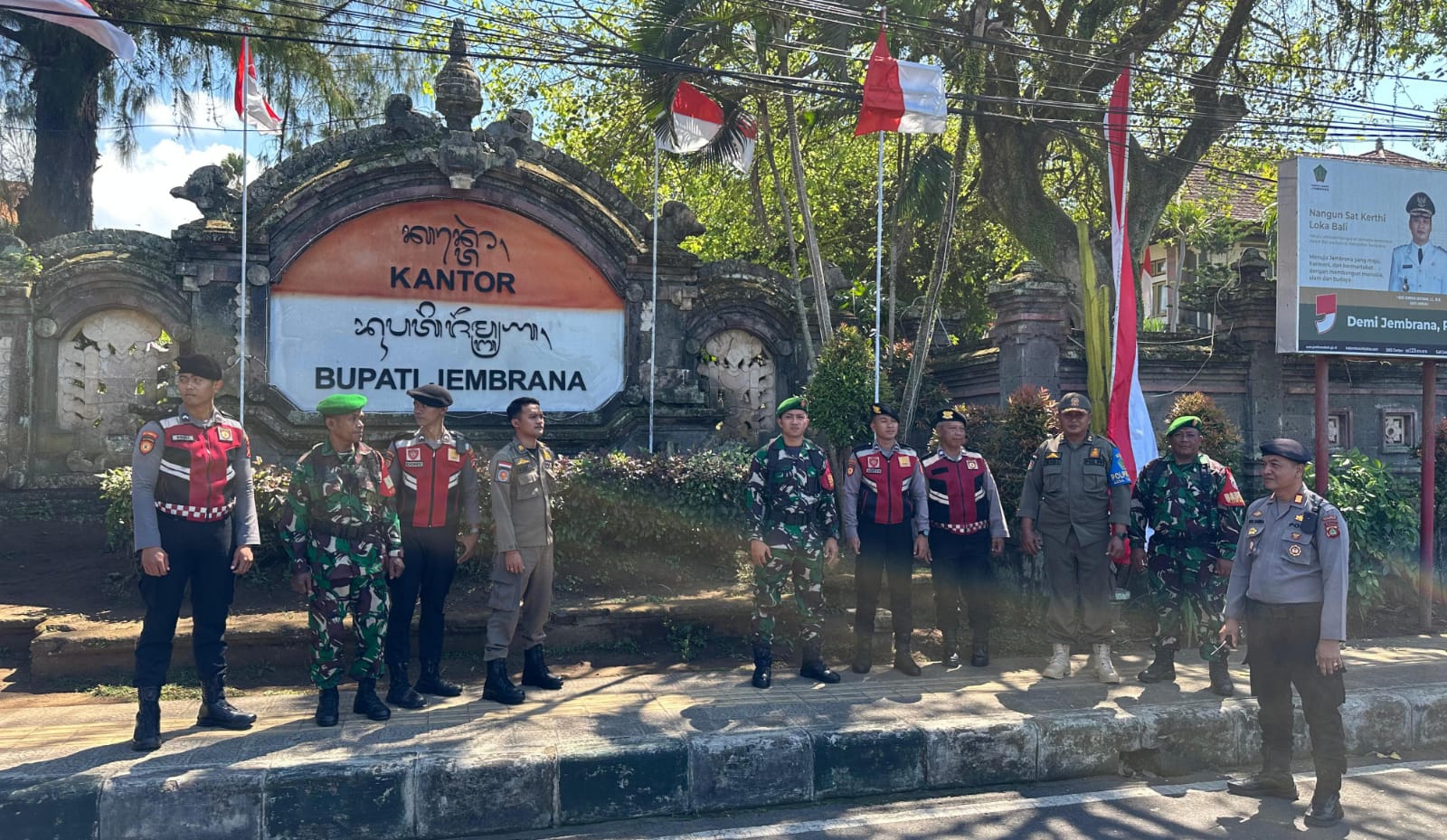 Sinergi TN-Polri dan Pecalang Jaga Jembrana Kondusif, Warga Diminta Tidak Mudah Terprovokasi