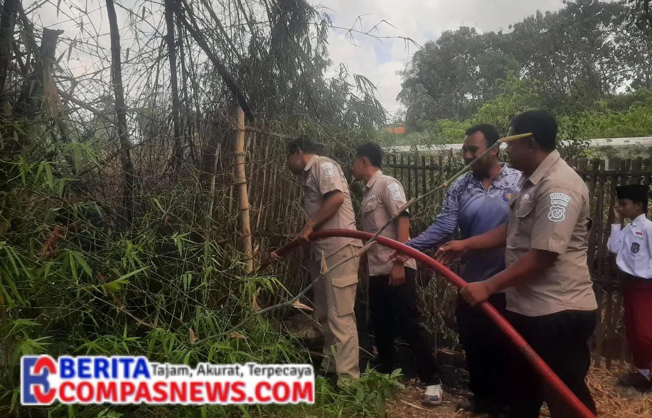Kebakaran di Sampang, Kerja Sama Polres dan Pemadam Kebakaran Berhasil Padamkan Api