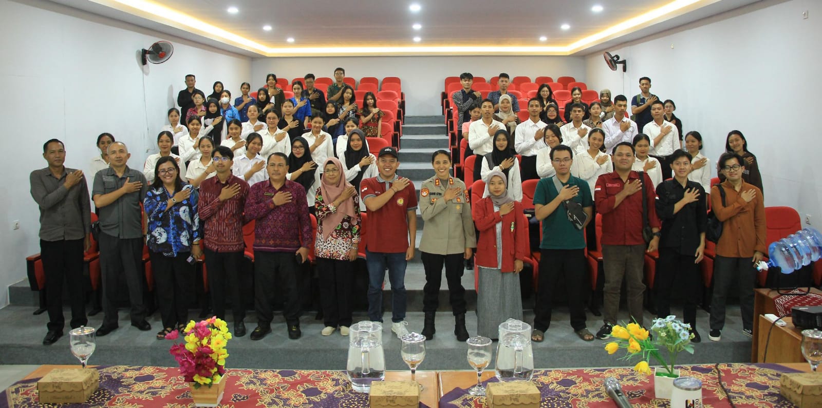 Bangun Dialog Humanis: Kapolres Jembrana Silaturahmi Dengan Mahasiswa Universitas Triatma Mulya dan IMM