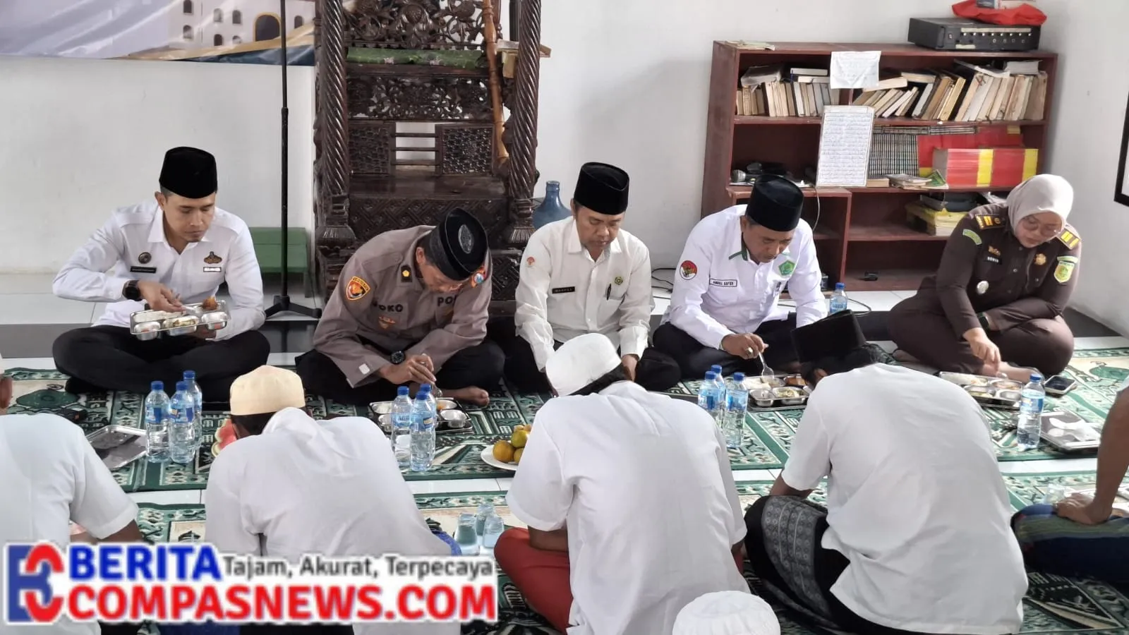 Hangatnya Kebersamaan, Karutan Sampang Bersama, Forkopimda, Wartawan dan Lsm Nikmati Nasi Cadong di Rutan