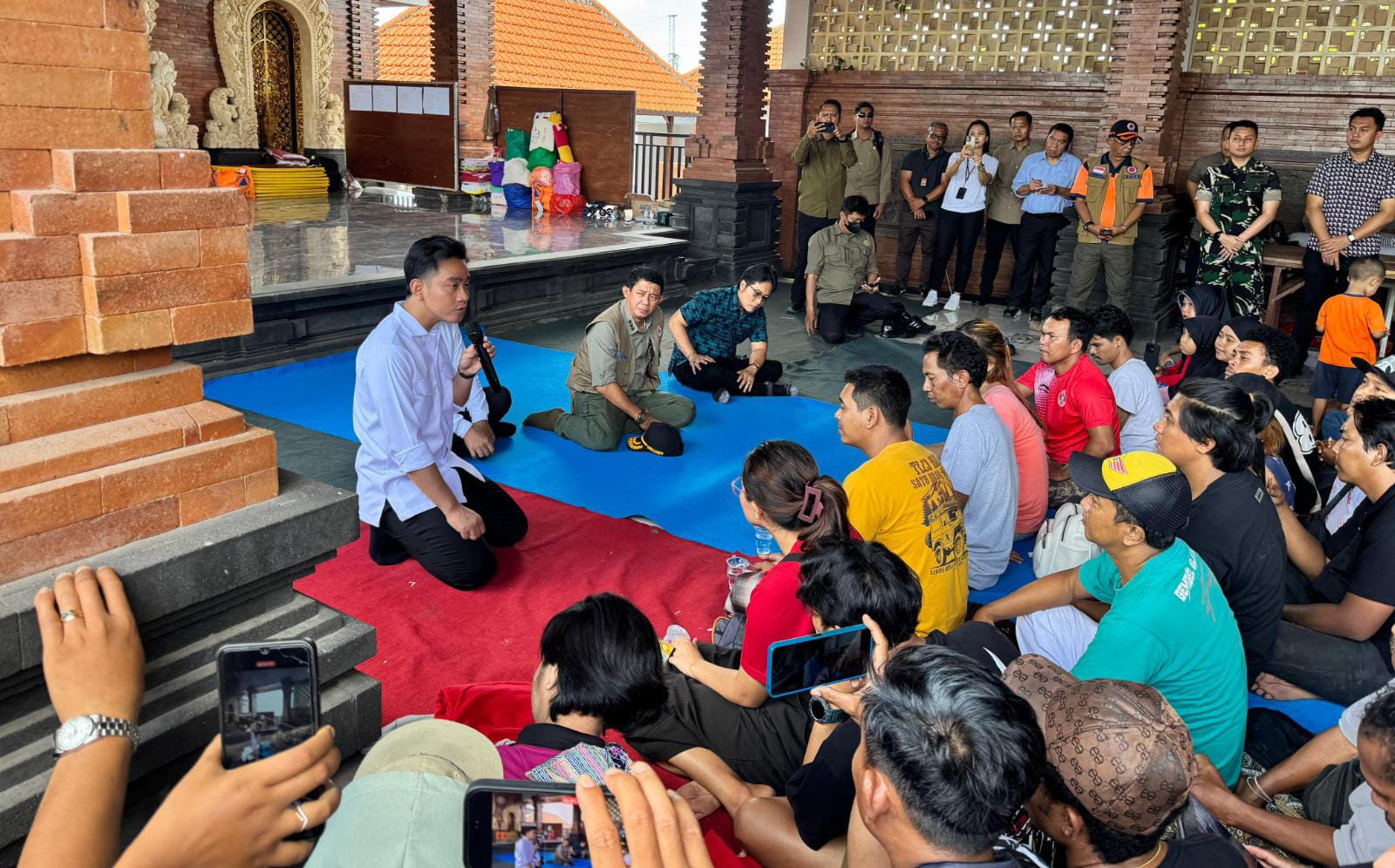 Dampingi Wapres Tinjau Lokasi Banjir, Kapolda Bali Tegaskan Gotong Royong Adalah Kekuatan Utama di Balik Musibah