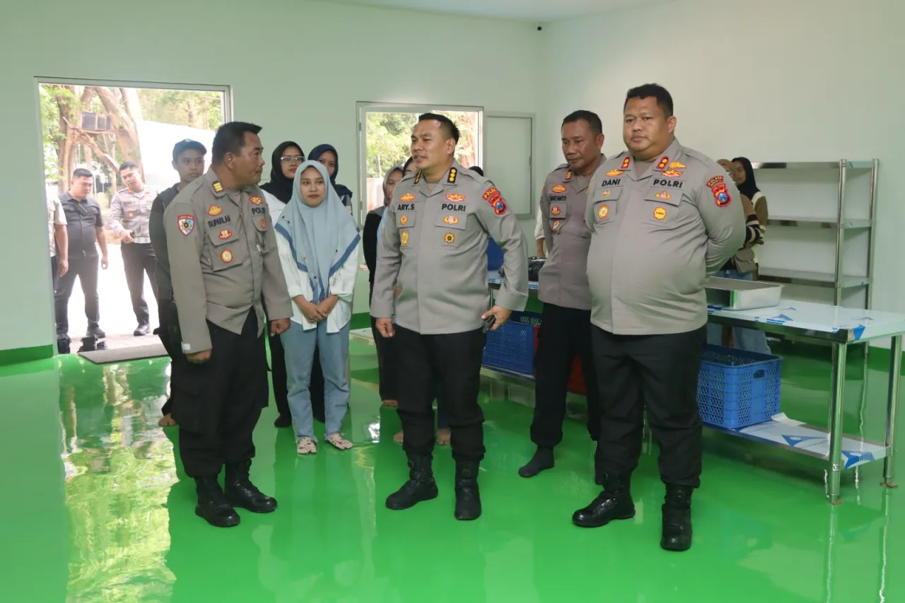 Irwasda Polda Jatim dan Kapolres Pasuruan Tinjau SPPG Polri Wonorejo