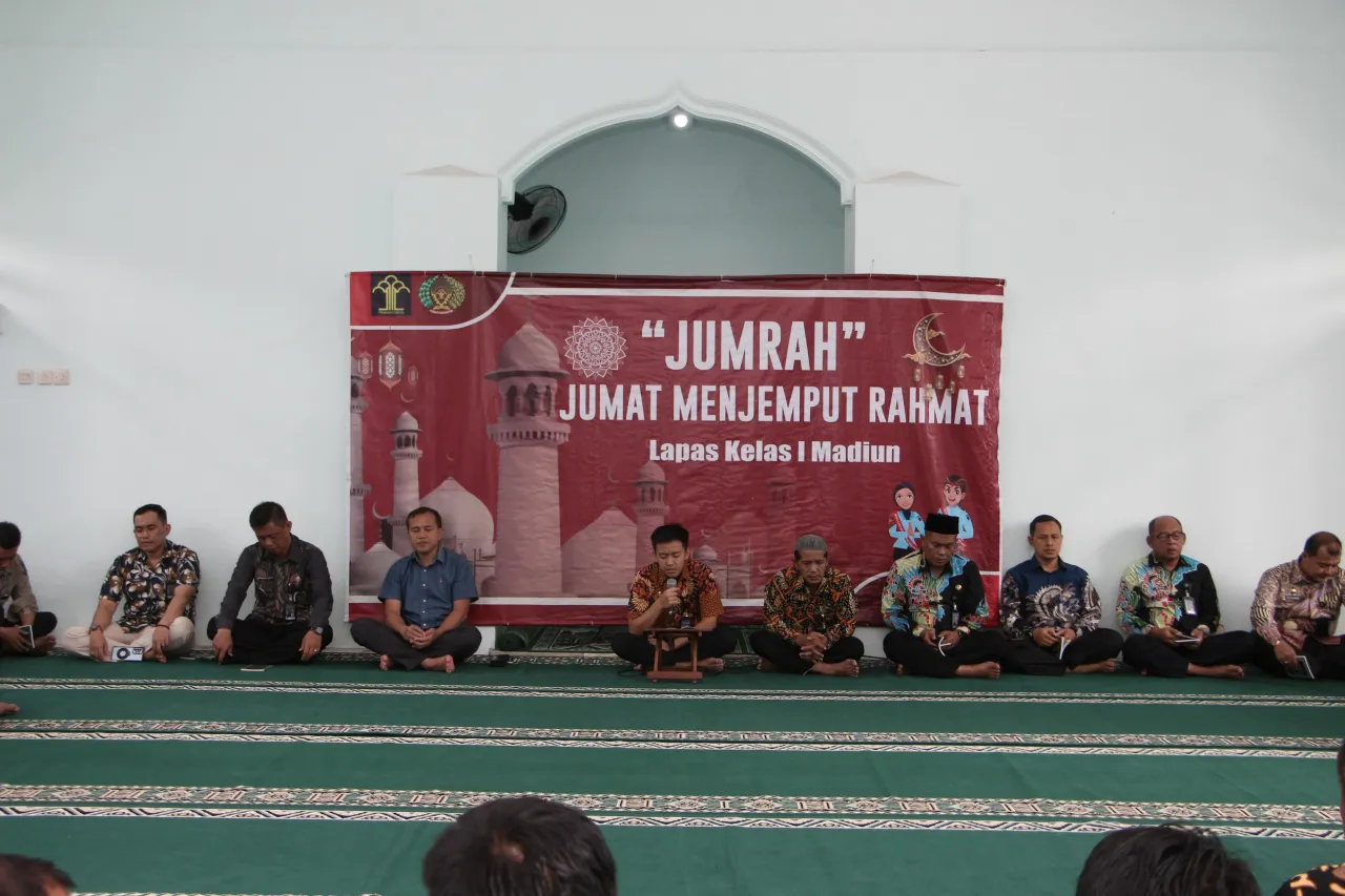 Tebar Berkah di Hari Jumat, Lapas I Madiun Gelar Kegiatan Menjemput Rahmat