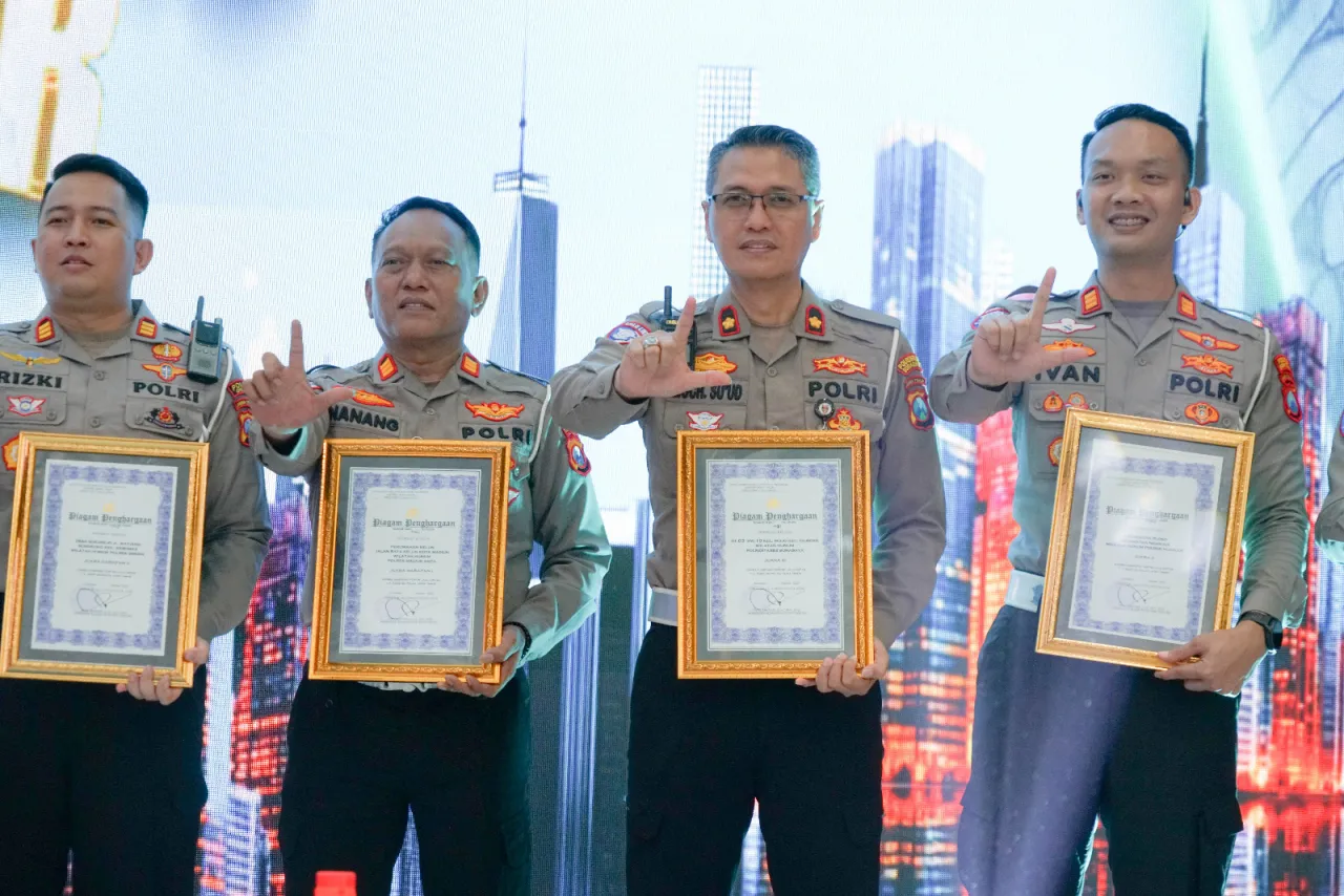 Juara III,Satlantas Polrestabes Surabaya Akan Terus Berkomitmen Berikan Pelayanan Terbaik dan Inovasi Kamseltibcarlantas