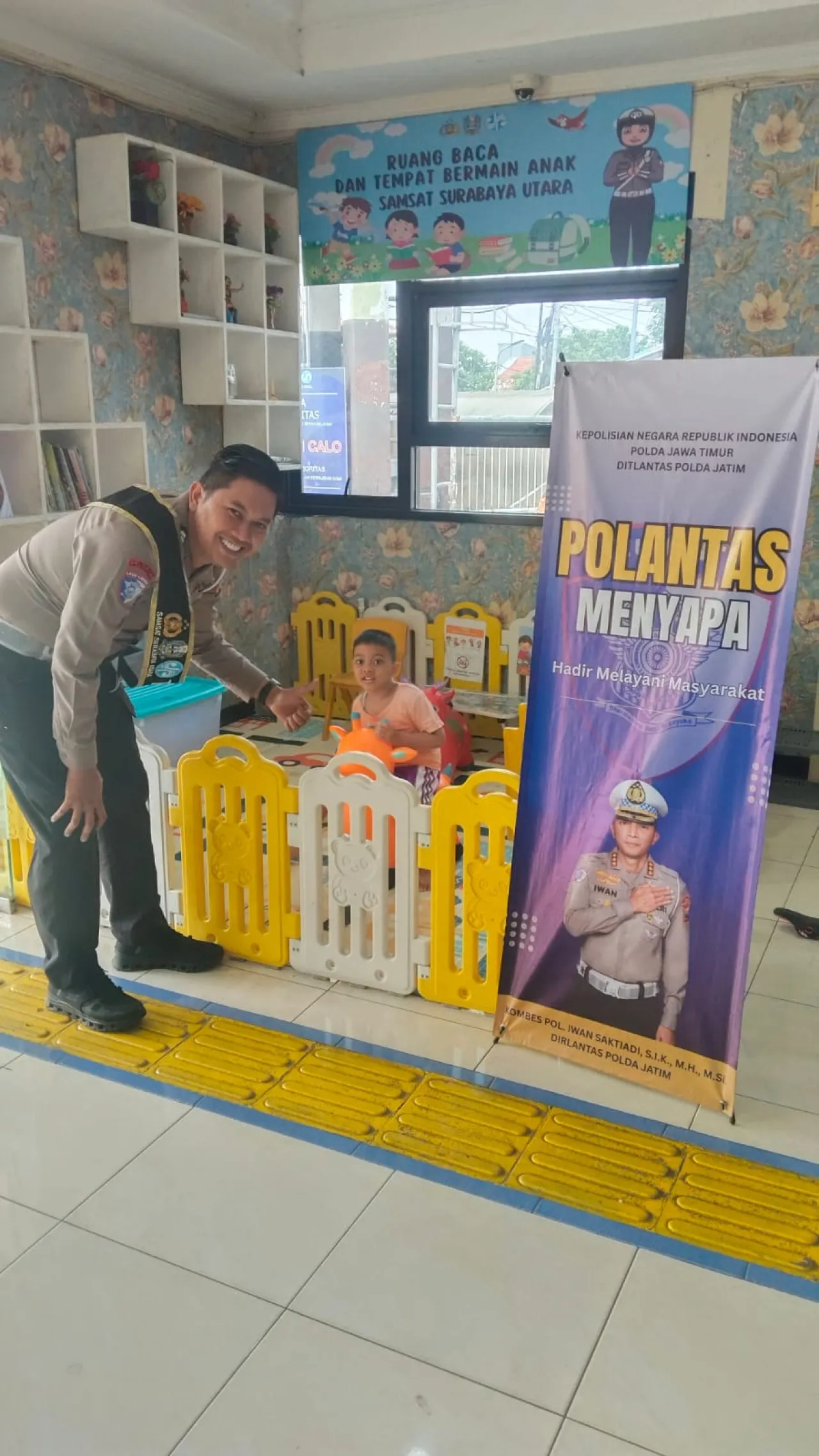 Program "Polantas Menyapa" Samsat Surabaya Utara Hadir Melayani Masyarakat dengan Humanis