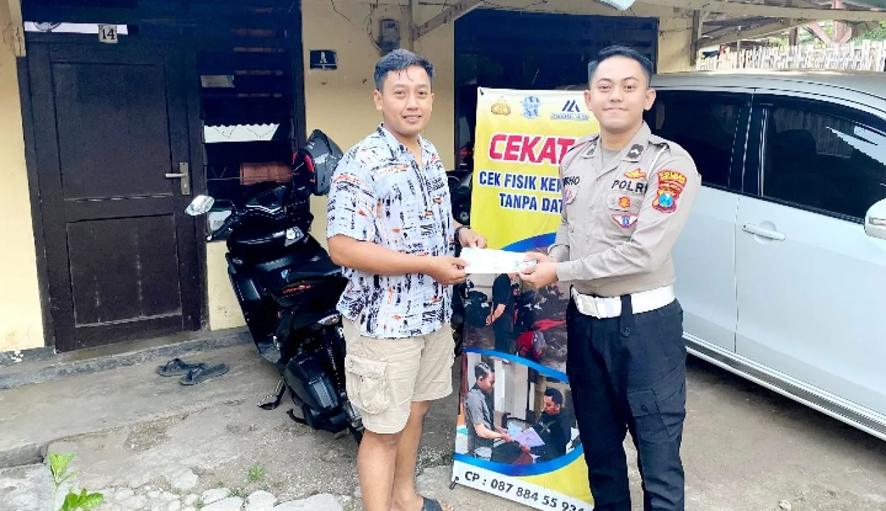 Program Polantas Menyapa, Satlantas Polres Bondowoso Berinovasi 'CEKATAN' Cek Fisik Kendaraan Tanpa Datang