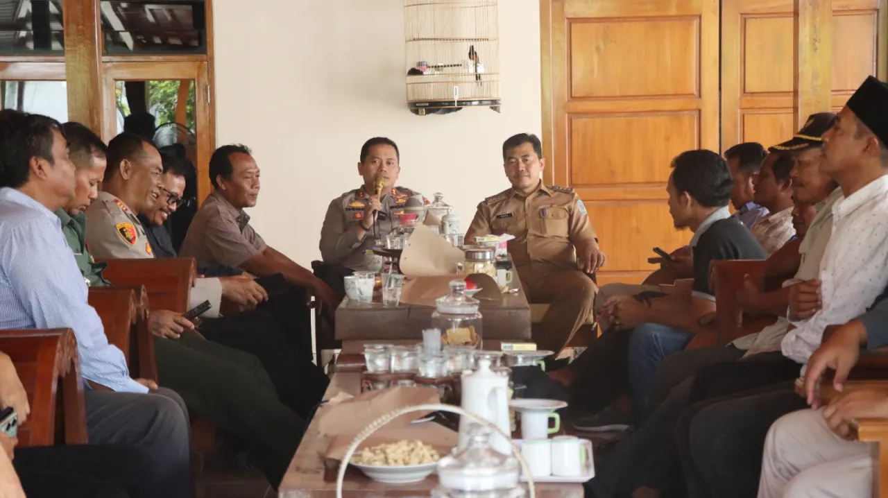 Kapolres Nganjuk Silaturahmi Kamtibmas Bersama Forkopimcam Gondang dan Kades se-Kecamatan Gondang
