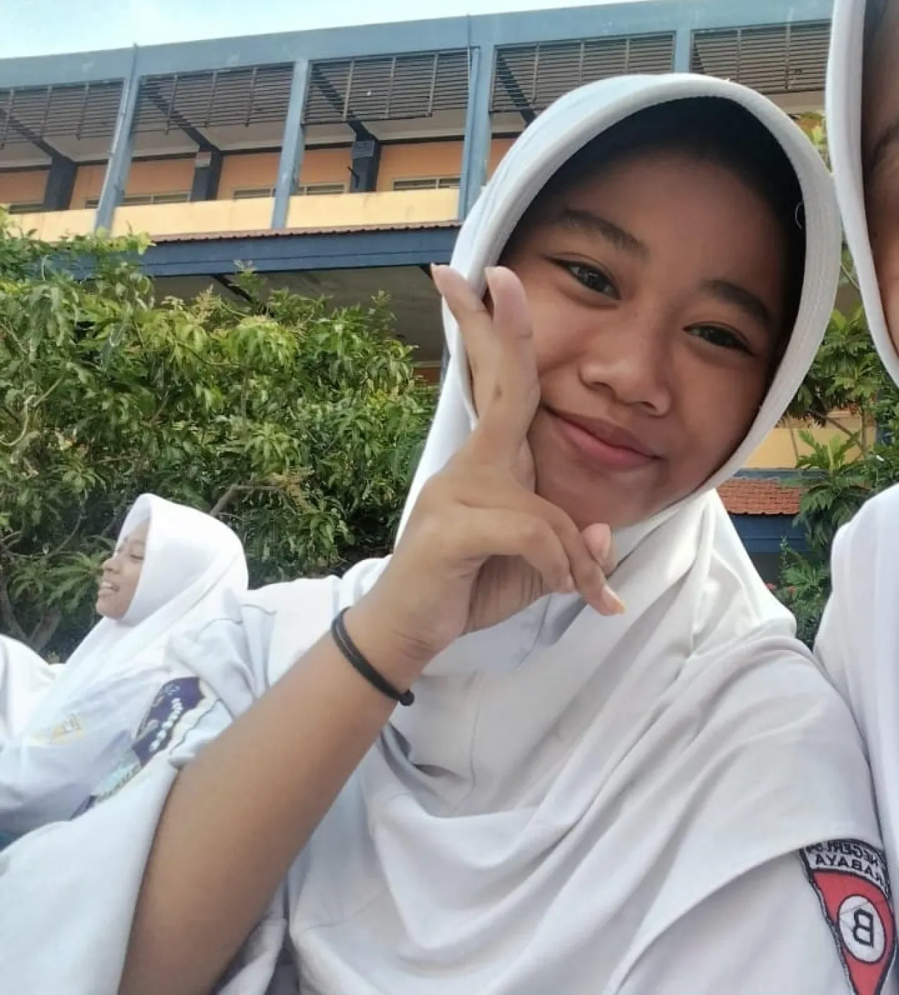 Surabaya Mencari Salsa: SMPN 54 dan Warga Bersatu, Harapan Terus Menyala untuk Kembalinya Siswi Kalikepiting