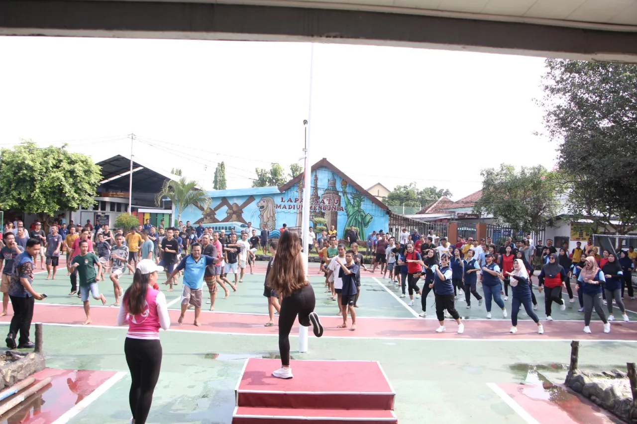 Bangun Kebugaran Jasmani, Warga Binaan Kompak Lakukan Senam Pagi