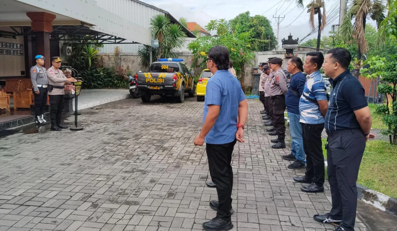 Apel Jampim: Kapolsek Dentim Ajak Seluruh Personel Tingkatkan Kinerja dan Hindari Pelanggaran Dalam Bertugas
