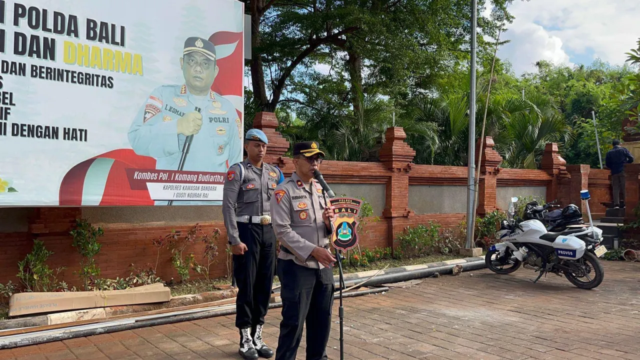 Apel Gelar Pasukan Imbangan Operasi Cipkon Agung 2025 di Polres Bandara Ngurah Rai, Tegaskan Kesiapan Jelang Nataru