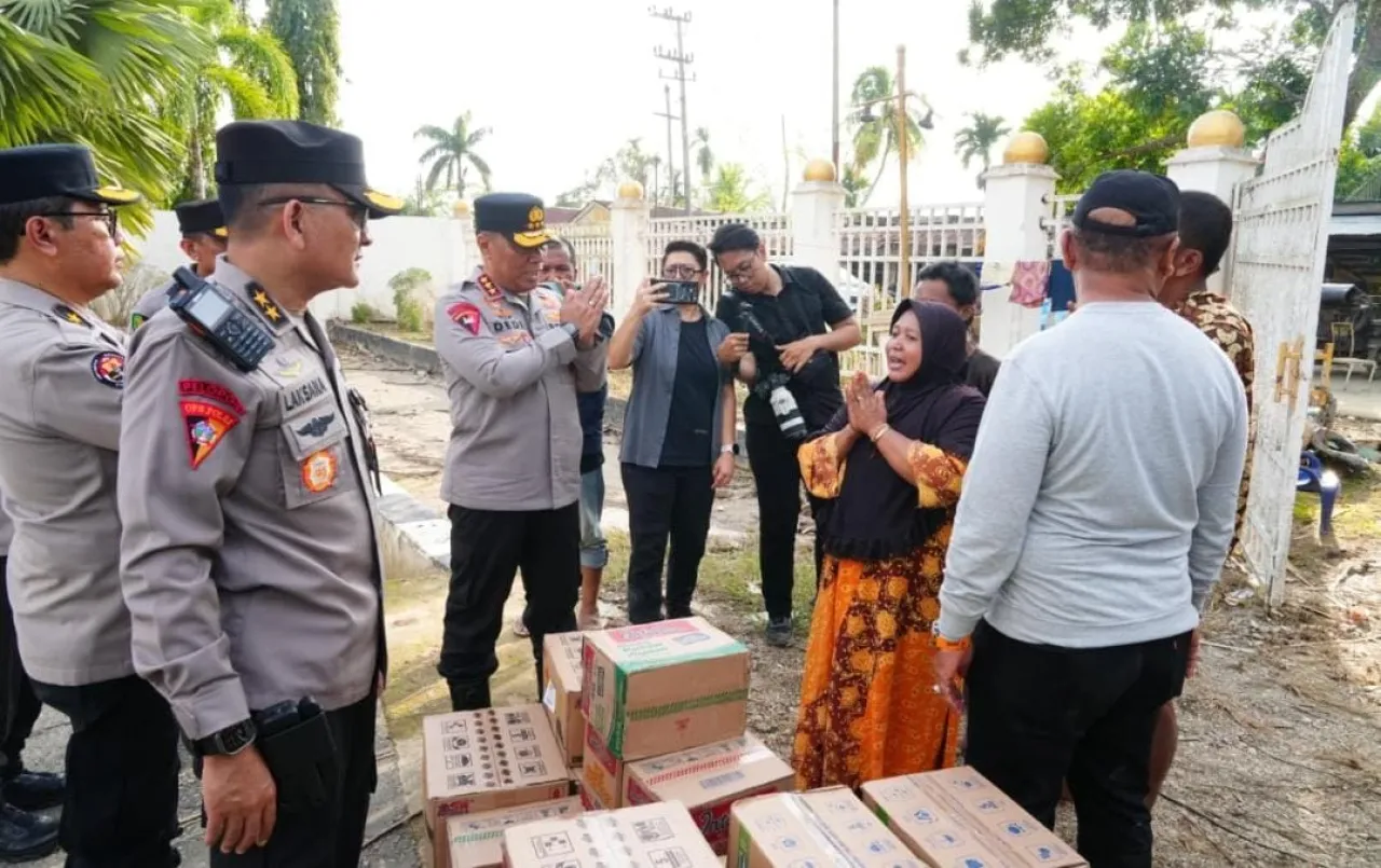 Wakapolri Tinjau Aceh Tamiang dan Salurkan Bantuan Kemanusiaan dari Batalyon Dhira Brata Akpol 1990