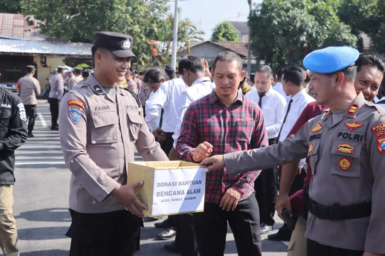 Polres Kediri Galang Donasi Dari Anggota Untuk Korban Bencana Aceh Sumatera
